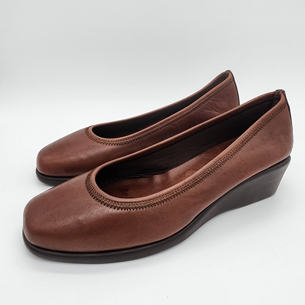 The FLEXX Vera Pelle Extra Fit Slip On Loafers Flats Brown Leather Size 6.5 NEW
